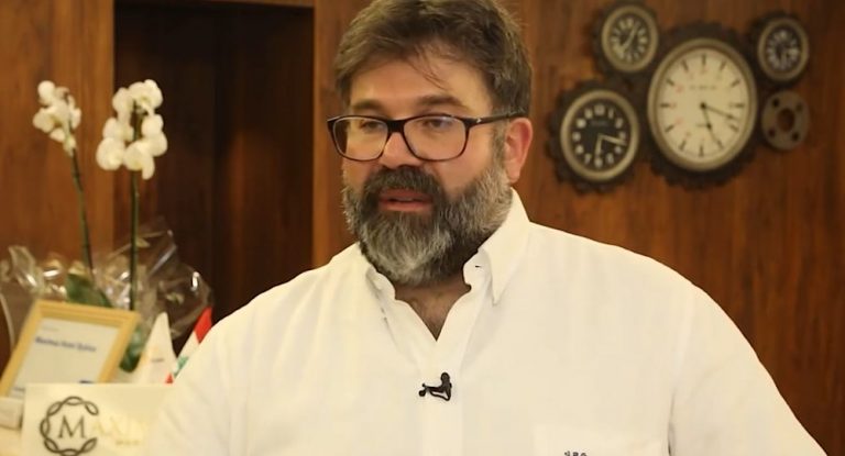 بالفيديو-رجل الأعمال جو أبي غصن :أهمية السياحة الداخلية ودورها الحيوي في تعزيز الاقتصاد الوطني.