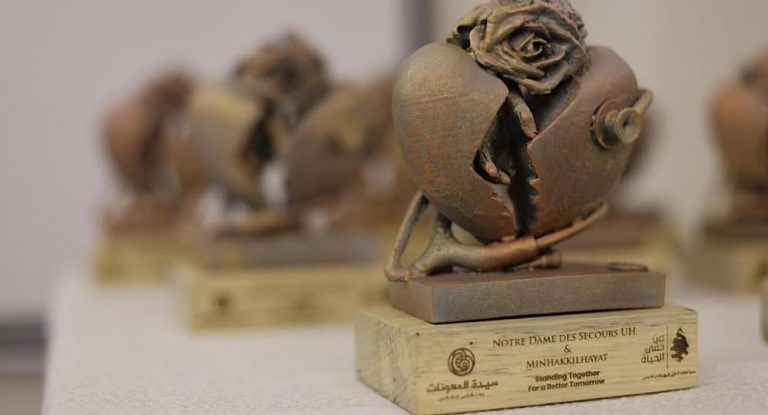 مستشفى “المعونات” في جبيل وجمعية “من حقي الحياة” تكرمان الاطباء العاملين في العيادات الخارجية المجانية