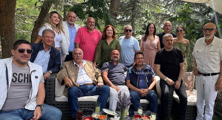 خاص-بالصور: لقاء عائلي في اللقلوق يجمع سفراء ونواب وشخصيات بدعوة من رئيسة جامعة الAUT غادة حنين ونائب الرئيس الدكتور مرسال حنين