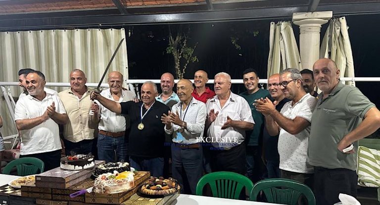 خاص-بالصور والفيديو: دورة في طاولة الزهر تجمع عشاق اللعبة في منزل مختار ترتج وديع نوفل