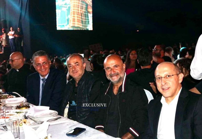 خاص-بالفيديو والصور: ناصيف زيتون يُشعل الأجواء في مهرجان إهمج السياحي بحضور جماهيري ضخم