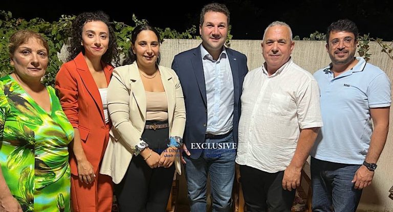 خاص بالصور-الشيخ نديم الجمّيل في دارة آل بولس في حصارات