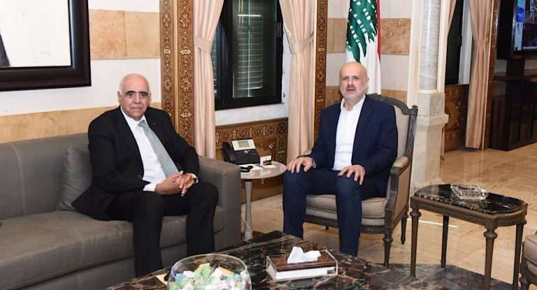 مولوي يستقبل نقيب محرري الصحافة جوزف القصيفي في مكتبه بوزارة الداخلية