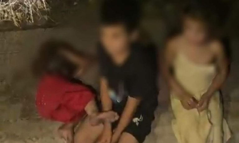 تركتهم والدتهم ورحلت الى سوريا..العثور على ثلاثة أطفال على طريق غير مأهول