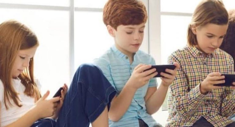 للأطفال في هذه الدولة: لا “سوشيال ميديا” بعد اليوم