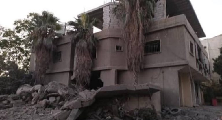 بالفيديو: هكذا بدا المشهد بعد استهداف منزل أمين عام حزب “البعث”