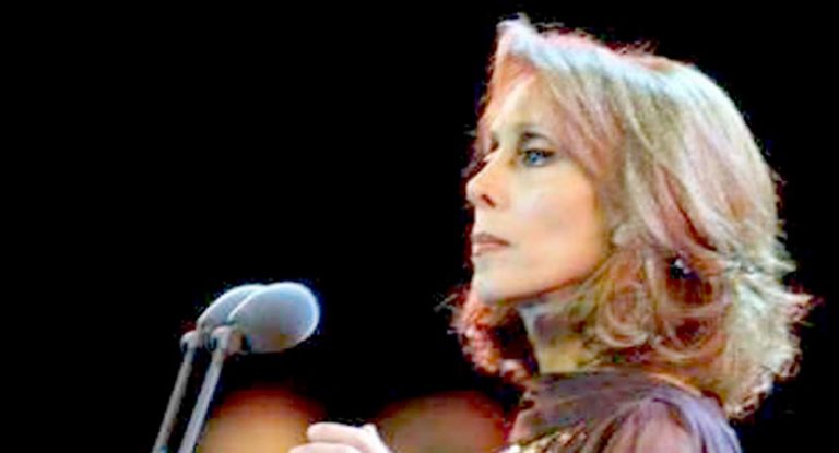 بالفيديو – بعدما دمرتها الغارات الإسرائيلية.. هكذا تبدو الغرفة التاريخية لفيروز في بعلبك