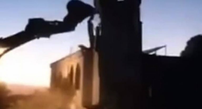 بالفيديو: تدمير مسجد