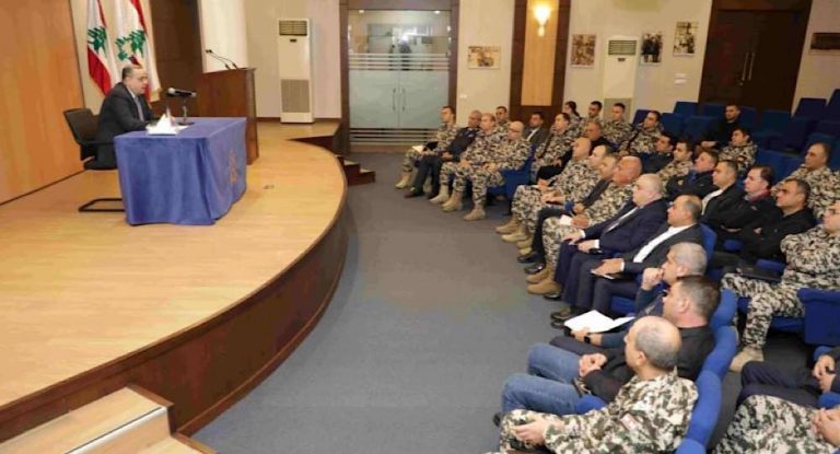 البيسري ترأس اجتماعا لضباط الامن العام: نحن اليوم أمام مرحلة جديدة تتطلب استنفارا كبيرا وعملا دؤوبا وجهدا مستداما