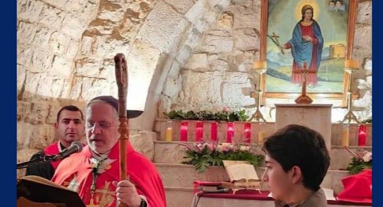 المطران عون يترأس قداساً لمناسبة عيد القديسة بربارة في عمشيت