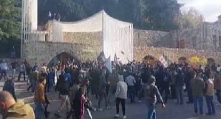 بالفيديو: وفود شعبية تحتفل في قصر المختارة