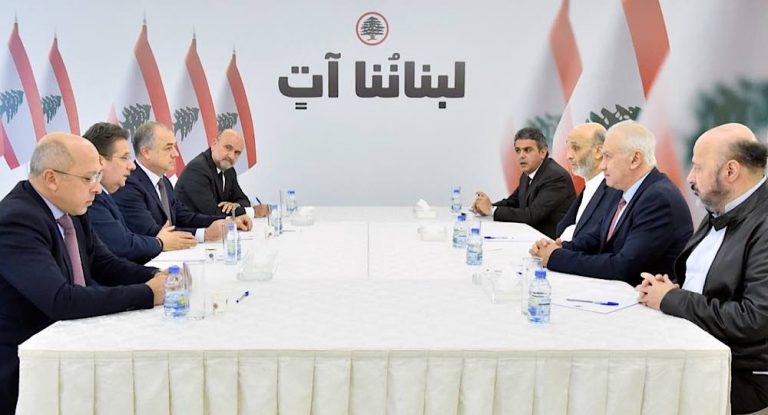 اجتماع لأكثر من ساعة “للقاء التشاوري” في معراب وكنعان: قواسم مشتركة سنتابعها مع الجميع… وانتخاب رئيس وتطبيق القرارات الدولية ضرورة للخروج من حالة الاهتراء