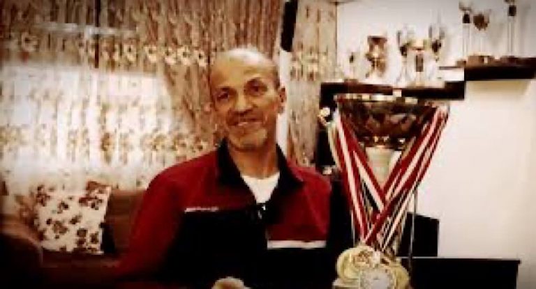 بالفيديو-غار منه باسل الأسد.. الفارس “عدنان قصار” يروي قصة أغرب من الخيال دامت 21 سنة قيد الاعتقال