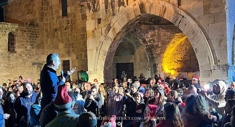خاص-بالصور : هيئة قضاء جبيل في التيار الوطني الحر تحتفل بعيد الميلاد بتوزيع الهدايا على الأطفال