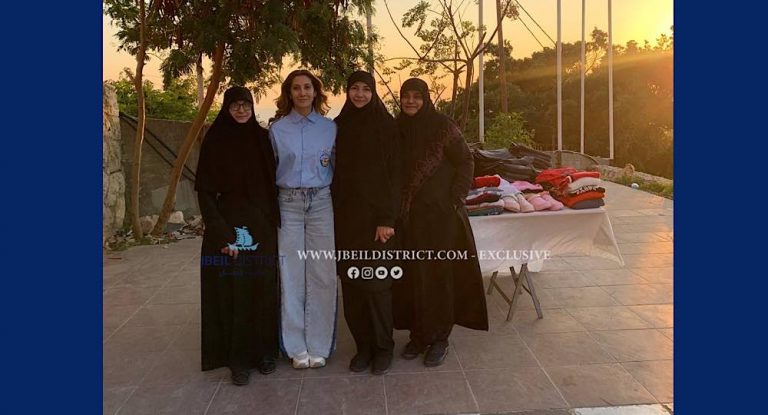 خاص-بالصور:مبادرة “أهلنا” تسلّم مساعدات شتوية للهيئة النسائية في حزب الله لتوزيعها على العائلات المحتاجة في قضاء جبيل