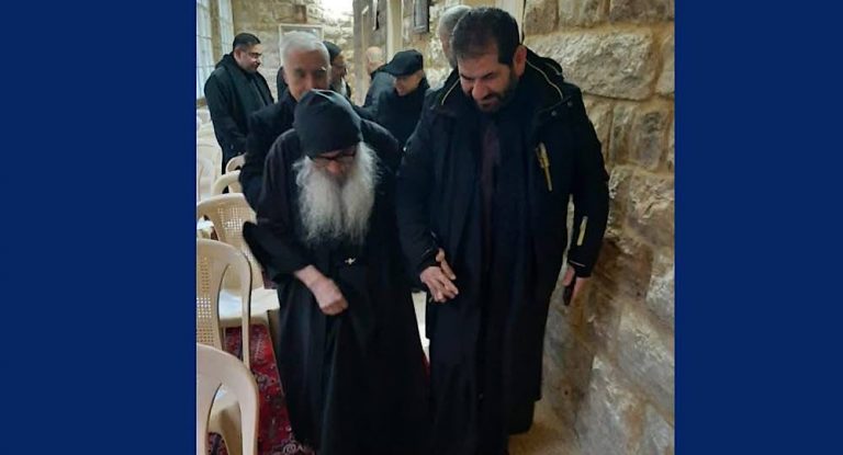 بالفيديو: الحبيس الخوند… “صلا وشعر ومحبسة جديدة”