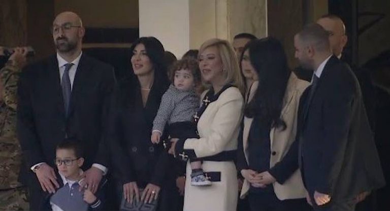 بالصورة-عائلة الرئيس جوزف عون في قصر بعبدا