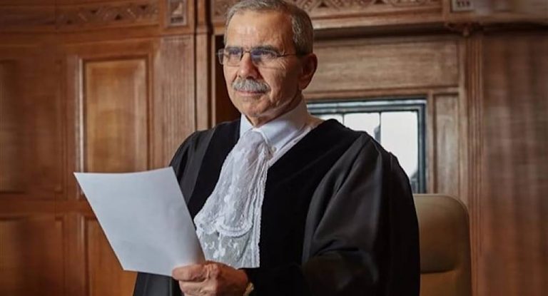 نواف سلام يستقيل من منصبه!