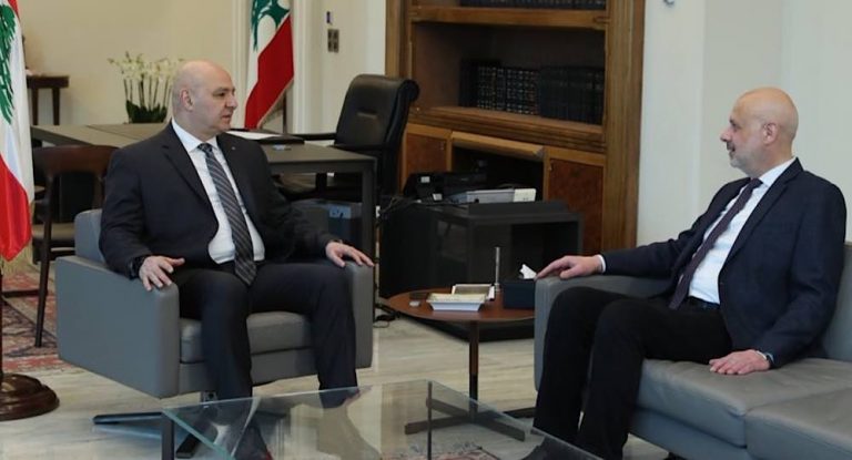 الرئيس عون استقبل سليم ومولوي وعرض معهما الأوضاع الأمنية