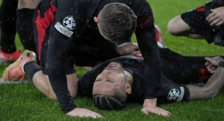 شجار بين لاعبي برشلونة وبنفيكا… والشرطة تتدخّل