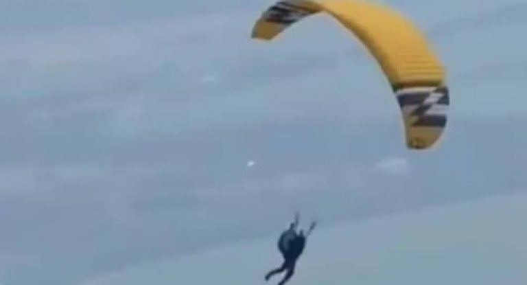 خاص-بالفيديو: هذه المرة في جبيل …حوادث الطيران الشراعي لا تنتهي!