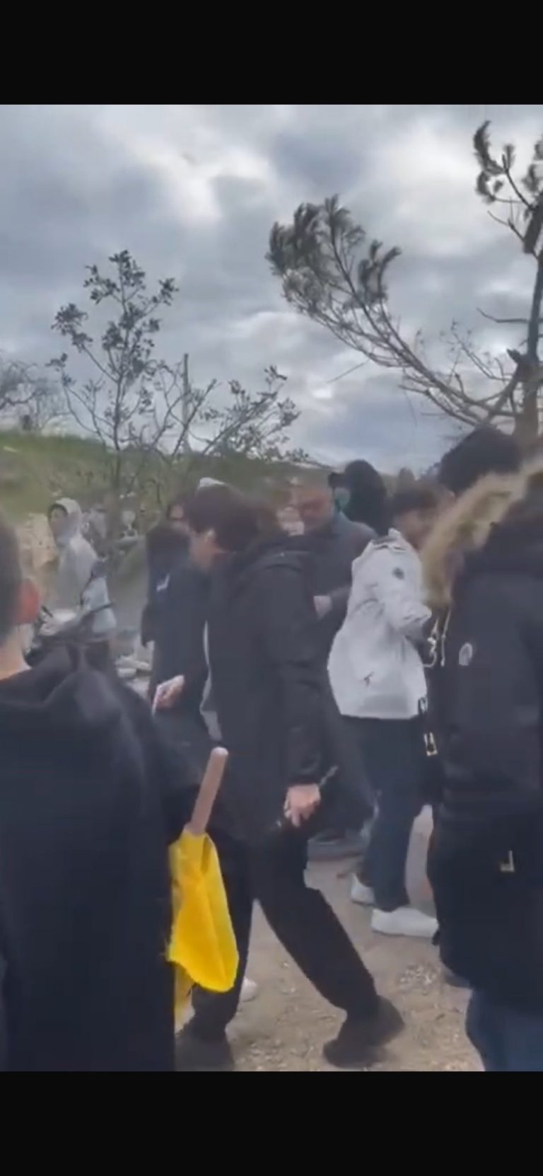 بالفيديو-لحظة طرد مراسلة الMtv نوال بري  من الجنوب!