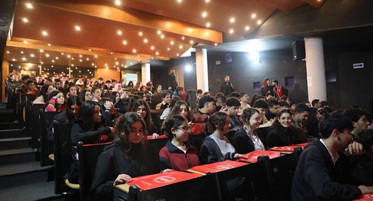 جامعة الAUT  تستضيف 800 طالب من الصفوف الثانوية في ثانويات جبيل وكسروان