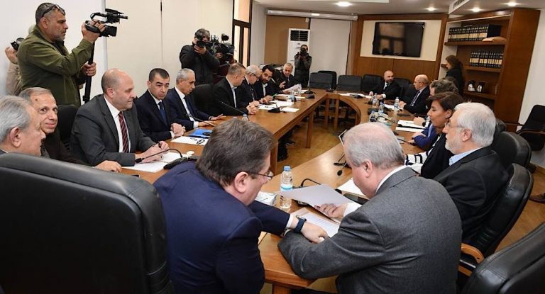 كنعان: رواتب القطاع العام مزرية بعد الانهيار ..