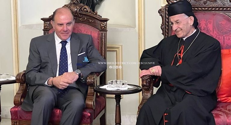 خاص-بالصور: حاكم مصرف لبنان كريم سعيد مشاركاً في قداس الاحد في بكركي… خلوة مع الراعي وغداء الى مائدة الصرح