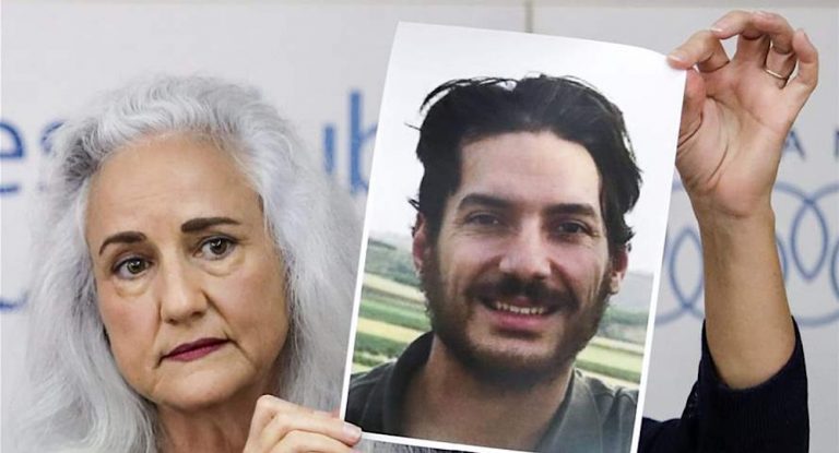 معلومات متضاربة.. ما حقيقة العثور على رفاة الصحافي الأميركي أوستن تايس في سوريا ؟