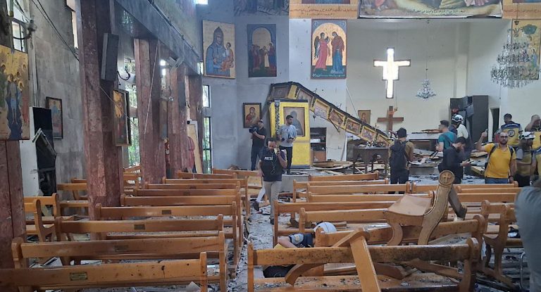 بالفيديو: تفجير انتحاري يستهدف كنيسة