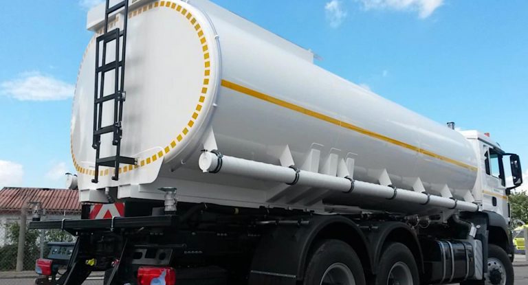 إشكال وطعن بالسكاكين والسّبب… صهاريج المياه!