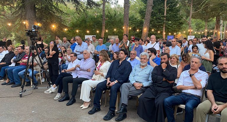 بالصور-تنورين تطلق النسخة الأولى من “مهرجان تنورين للنبيذ” بحضور رسمي وشعبي واسع