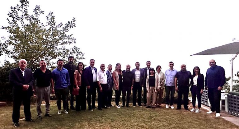 الوزير هاني في دارة أبي رميا….وجولة في معرض إهمج لمنتجات “المونة”