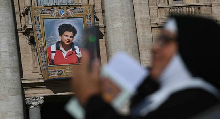 كارلو أكوتيس وفراساتي… قديسان جديدان