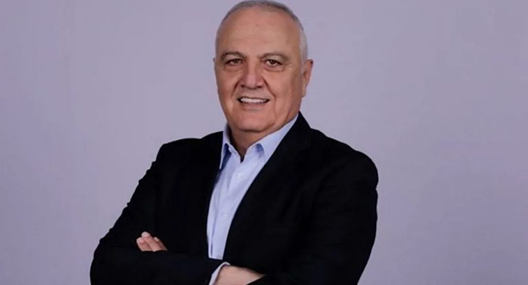 بالصورة-“تهديدات خطيرة” تطال الإعلامي وليد عبود أمام منزله