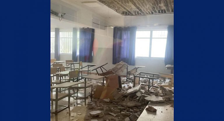 بالصورة-سقف صف ينهار في مدرسة قبل وصول الطلاب