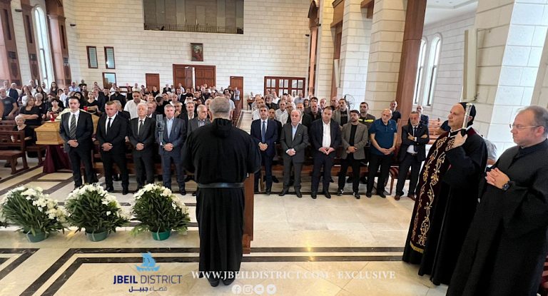 بالصور -مدينة جبيل ودّعت رئيس لجنة التجار فوزي صليبا في مأتم مهيب