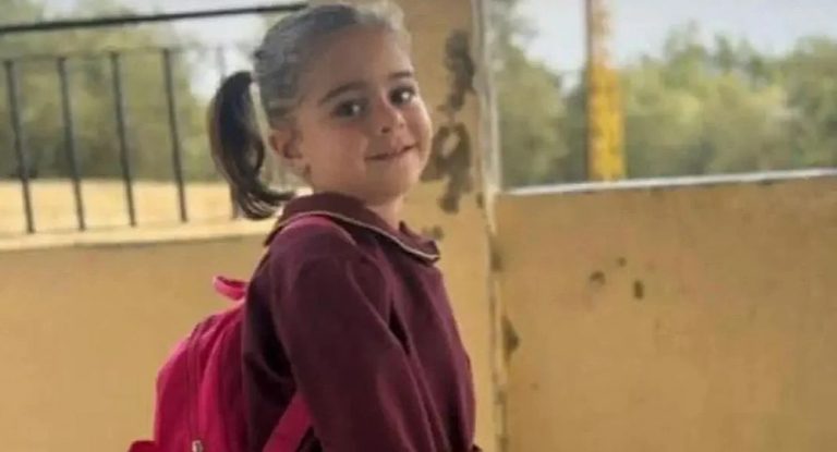 مأساة مؤلمة… أب يدهس طفلته عن طريق الخطأ