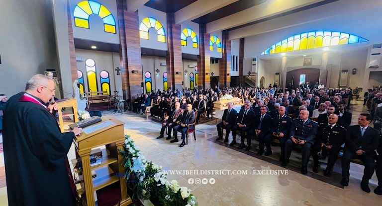 خاص-بالصور:وداع والدة النائب السابق العميد شامل روكز في مأتم رسمي وشعبي