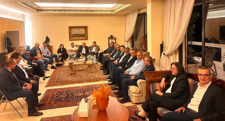 اجتماع للمحامين في دارة كنعان وتأكيد على المهنية والاستقلالية والميثاقية في انتخابات مجلس النقابة