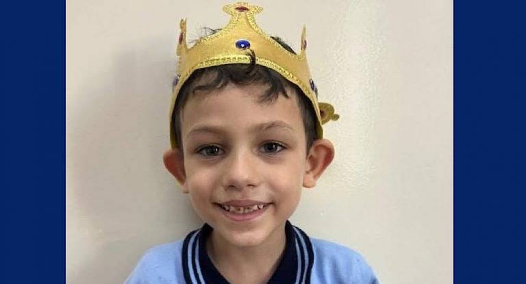 حادث مروّع داخل باص مدرسة …إصابة تلميذ بعد اصطدام رأسه بشجرة