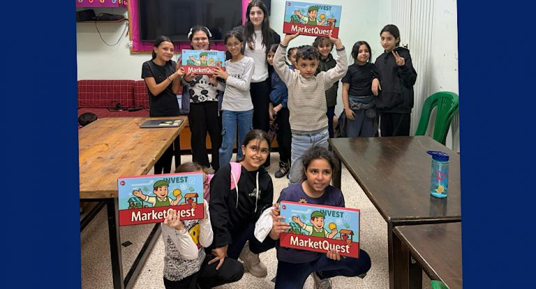 ريا علم الدين تبتكر لعبة لوحية توعوية استجابةً للأزمة الاقتصادية في لبنان