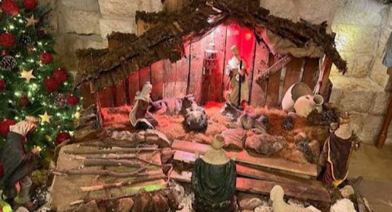 خاص-خلاف داخل مجلس بلدية جبيلية يطيح بنشاط ميلادي… والنادي الرياضي ماضٍ في تنظيمه!