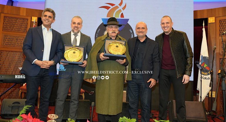 خاص-بالصور: نادي شبيبة معاد يقيم ريسيتالاً ميلادياً بعنوان “نور من مذود”…جو صقر يطلق نشيد “باقي المجد”