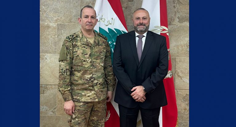 خاص-رئيس بلدية العاقورة بطرس مهنا يزور قائد الجيش العماد رودولف هيكل