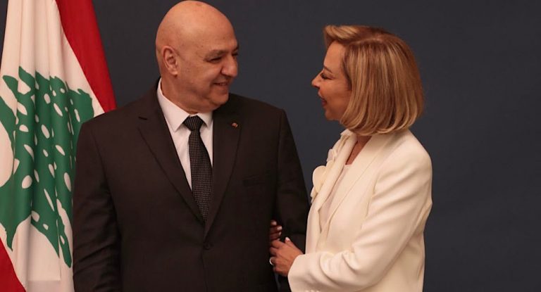 السيّدة الأولى للرئيس عون بالصّور: “ينعاد عليك ويخلّيلنا ياك”