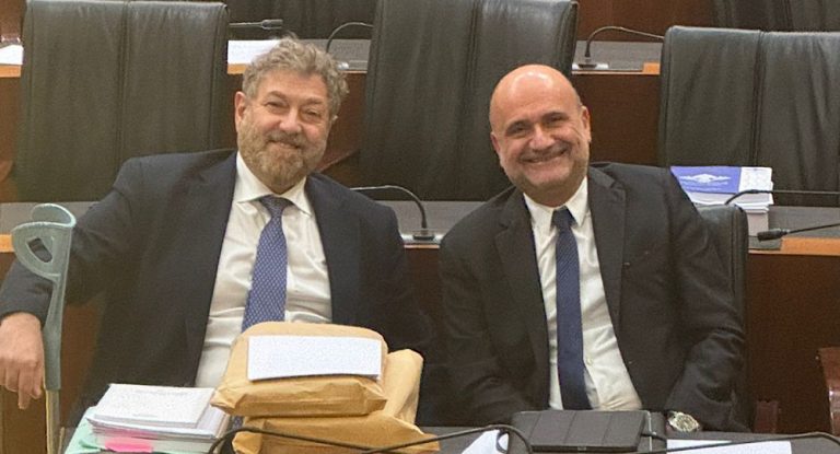 خاص-أفرام وأبي رميا جنبًا إلى جنب… هل هي صدفة تشريعية أم إشارة سياسية؟