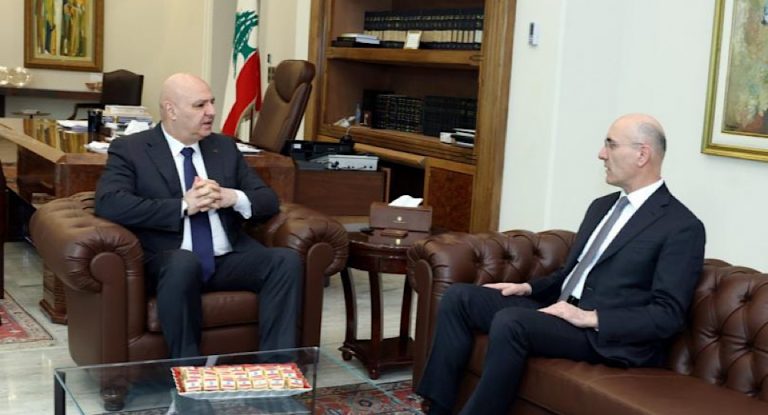 عون يبحث مع الحجّار في الانتخابات