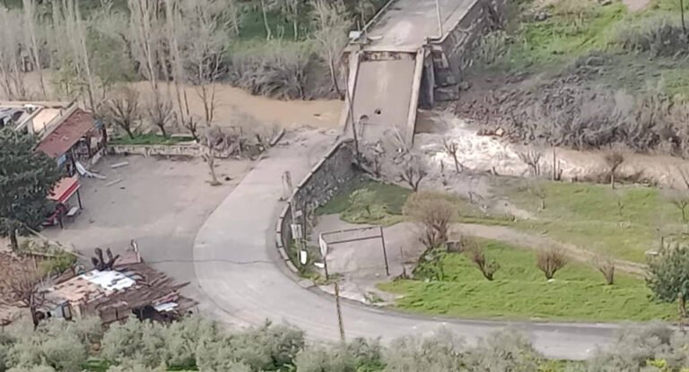 غارة تُدمّر جسراً جديداً